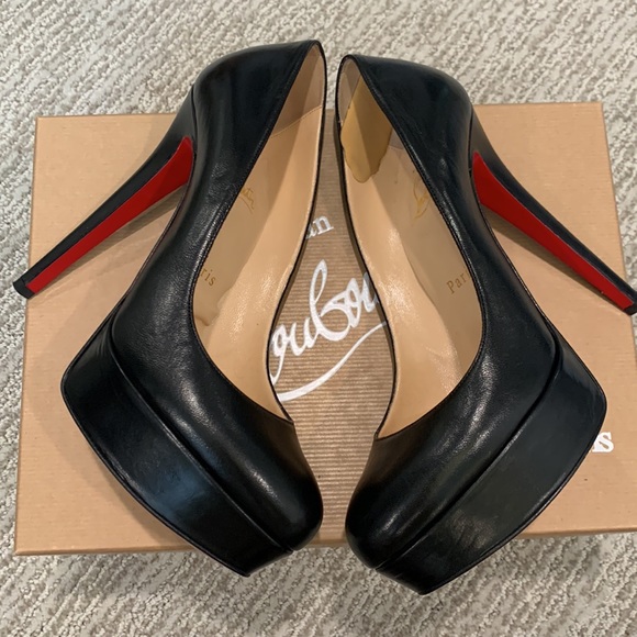 Christian Louboutin black heels - Picture 5 of 10